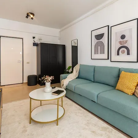 925 Apartment *