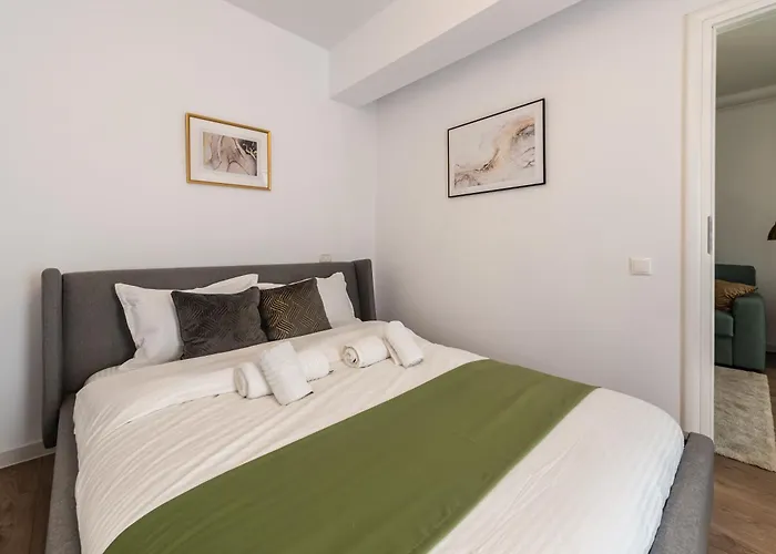Apartament 925 Bucureşti