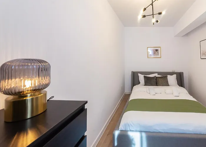 925 Apartment