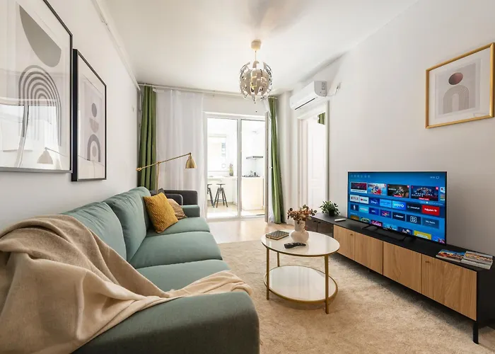925 Apartament *