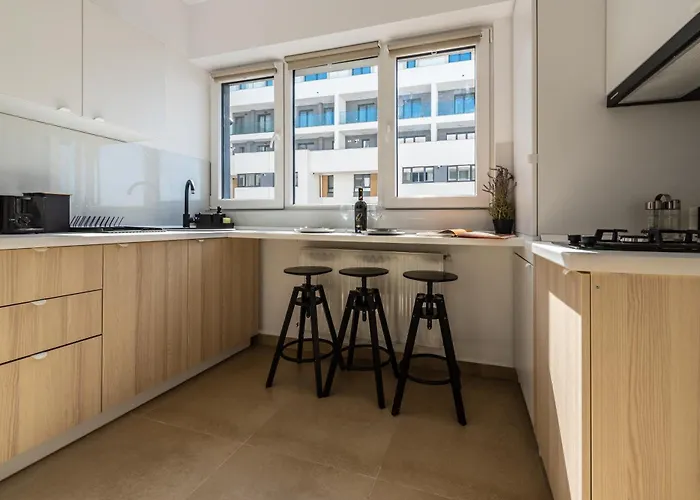 925 Apartment *