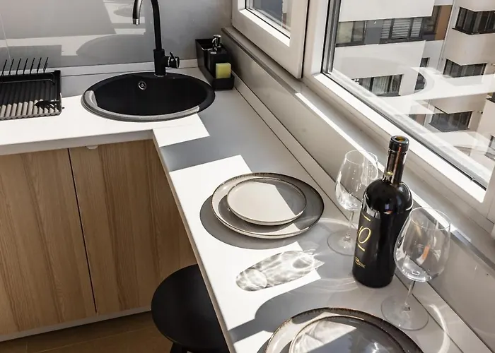 925 Apartment *