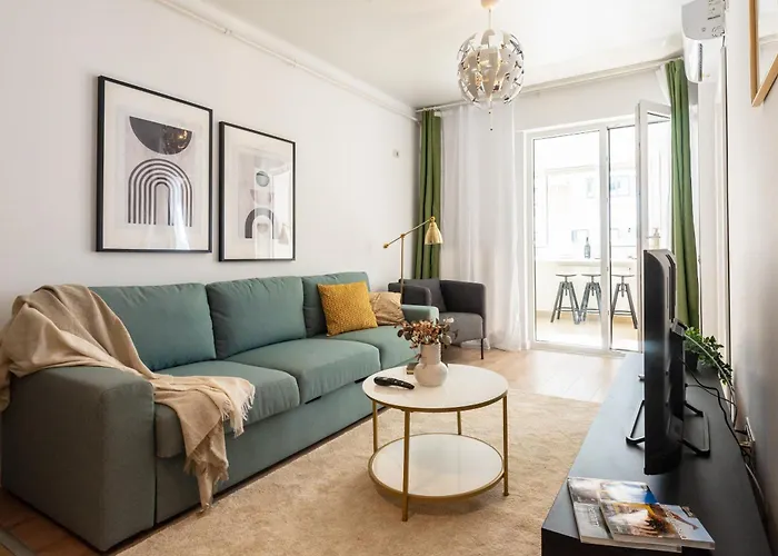 925 Apartment *