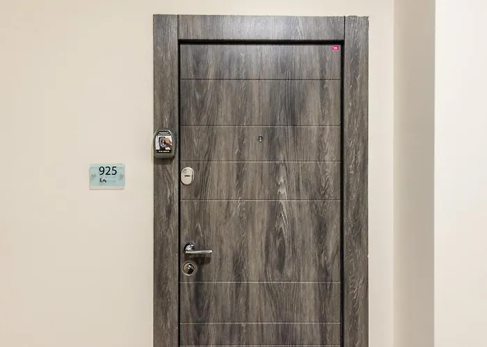 925 Apartment *